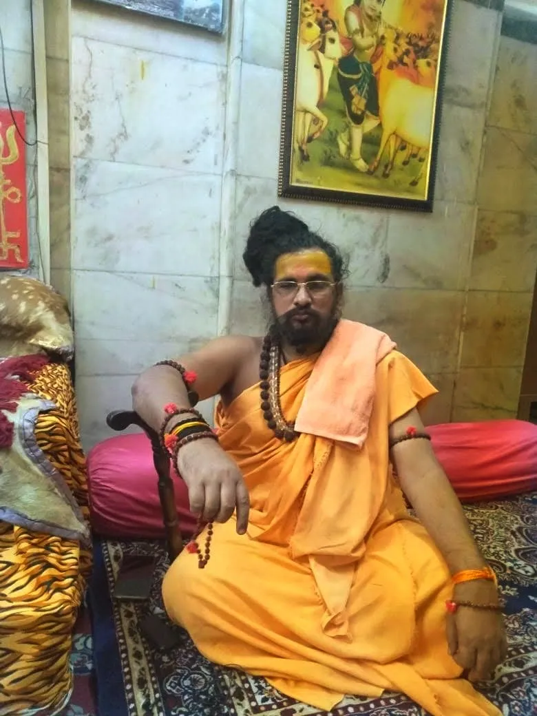 मंदिर में पूजा